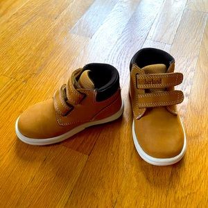 Toddler boys Timberland Velcro boots size 7